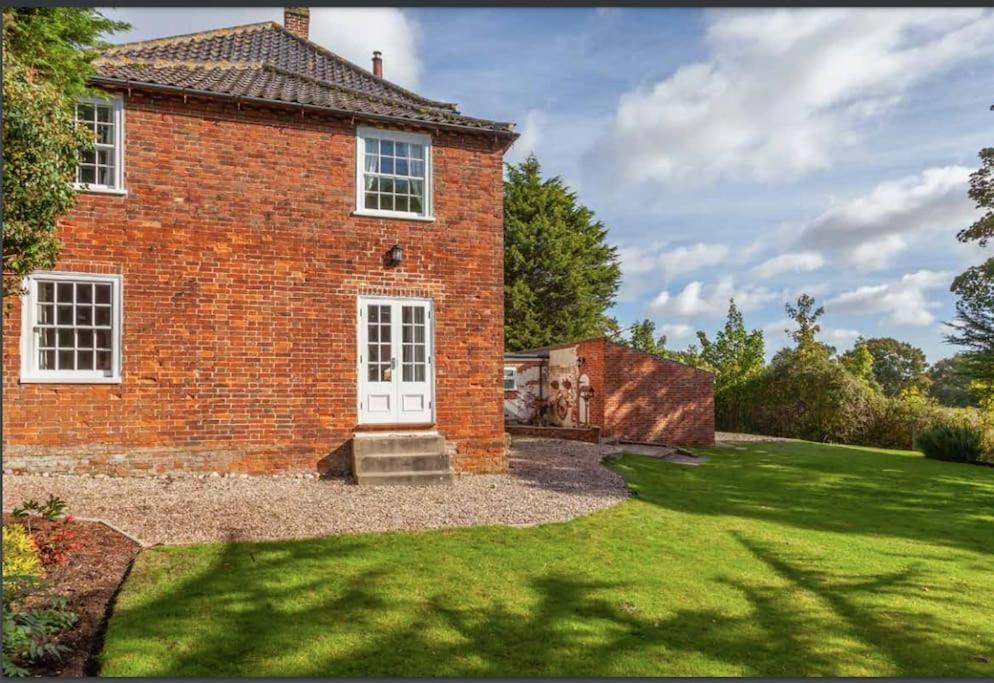 Large Three Storey Georgian House And Gardens Villa Wrentham Exteriör bild